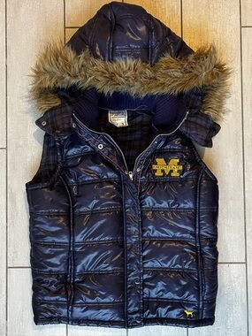 VICTORIA’S SECRET PINK Puffer Vest Fur Trim S Michigan Wolverines Sequin Bratz
